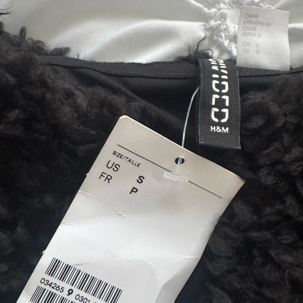 H&M Black Cropped Faux Fur Coat - Picture 3 of 4